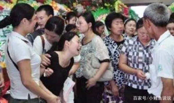 当年为救4名落水者而牺牲的邓锦杰,落水者忘恩负义离去,后来怎样了?