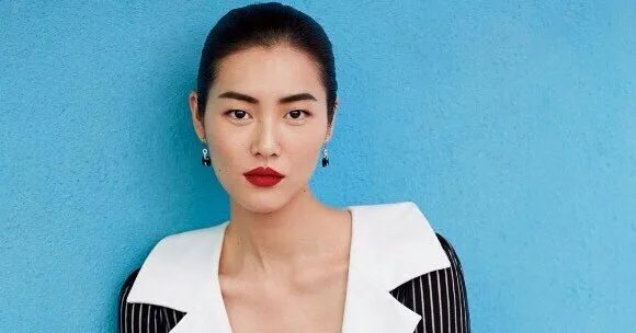 刘雯解约蔻驰后获国人力挺，18线小厂家愿花百万邀请其代言，后来如何？