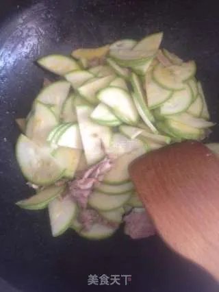 西葫芦炒肉
