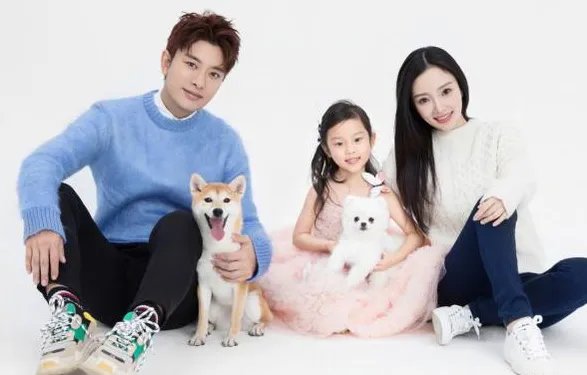 娱记爆料，贾乃亮李小璐两个已经和解，为了甜馨二人会复婚吗？