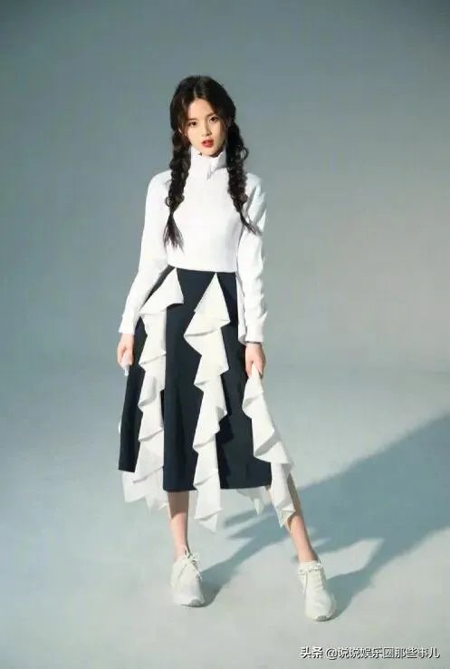 杨超越为什么会受人追捧？