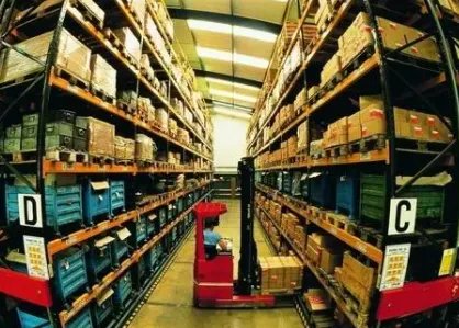 杭州女子网购的矿泉水包裹里竟爬出2只活老鼠，它们是如何进去的？