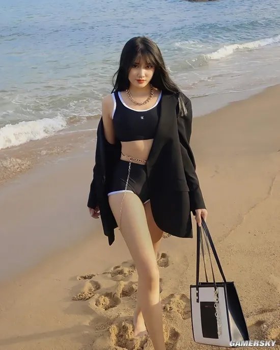 可爱风嫩模兼具好身材 00后越南Tiktok第一正妹