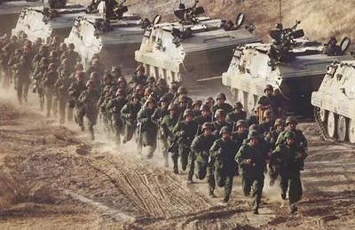 机械化步兵和摩托化步兵有什么区别？