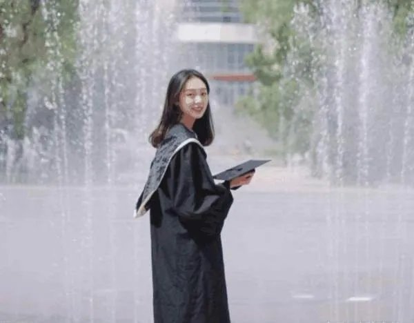 中国女排1米88女神，男友的身高2米，她是谁呢？