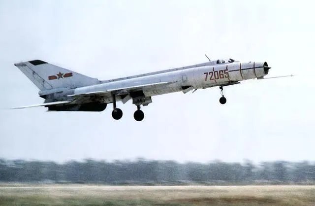 如何评价歼8系列战机?