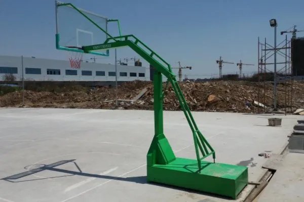 标准篮球架多高？