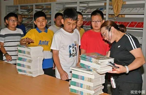 临沂两个王俊凯入学走错班,填学籍才发现,之后发生了什么让人感动的事?