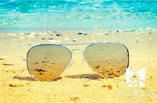 变色眼镜片对眼睛好吗