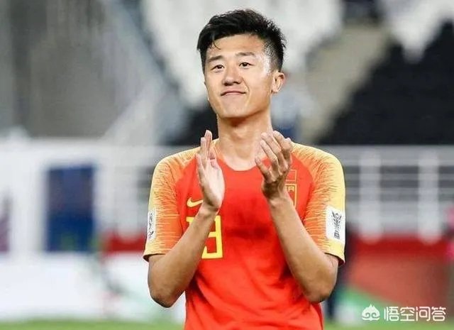 国足最新一期大名单出炉，锋线上有三名中锋，艾克森会再一次被安排到边路位置上吗？