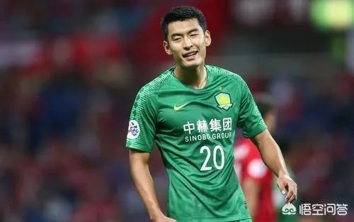 国足最新一期大名单出炉，锋线上有三名中锋，艾克森会再一次被安排到边路位置上吗？