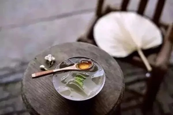 东京103人中暑死亡，具体是什么原因导致死亡的？