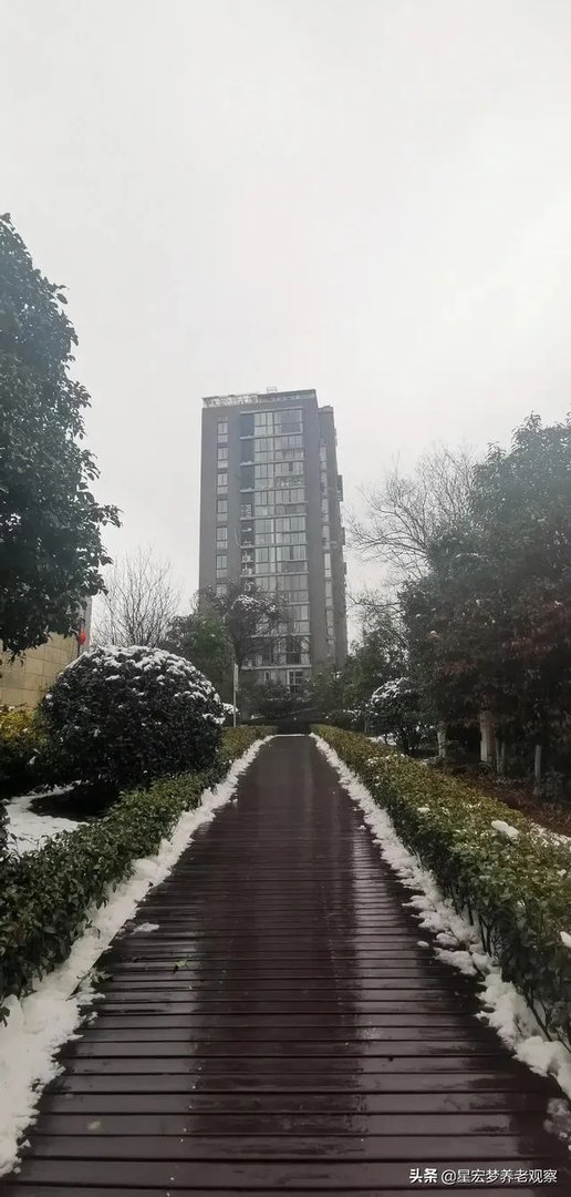 最近想入手美达浅草明苑小区的房子，但是中介推荐了一个边户，美达浅草明苑小区噪音大吗？可以入手吗？