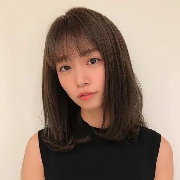 散发轻熟性感的魅力！号称日本“魔鬼上围”菜乃花！