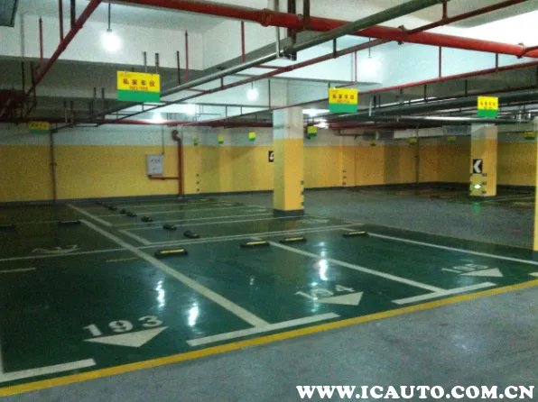 左右倒车入库最简单又最准的方法,新手最笨的倒车入库方法