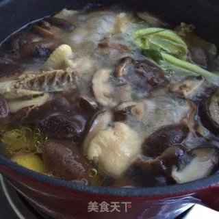 清炖香菇鸡汤