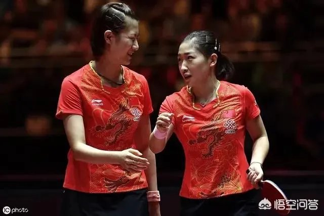 世乒赛刘诗雯4-2逆转丁宁晋级决赛，如何评价两人的表现？
