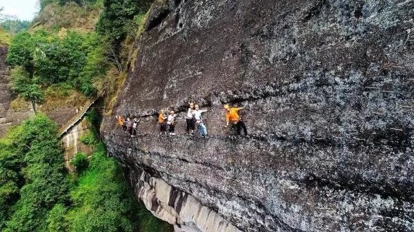 江西省的主要旅游胜地有