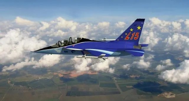 如何评价L-15高级教练机？