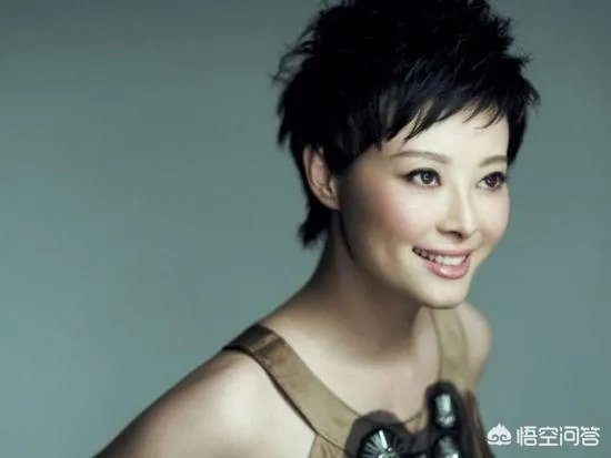 袁立做慈善微博晒图，被骂到处张扬吸眼球，做慈善就应该低调吗？