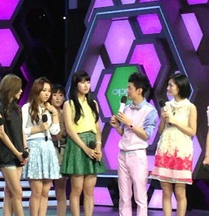 秀智快乐大本营大秀颜值    miss a组合感恩粉丝