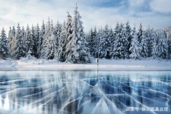 辽宁丹东三小伙坠入冰窟身亡，事故发生的原因是什么？