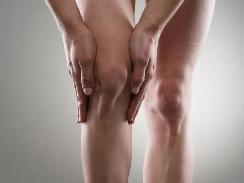 风湿关节痛应该如何治疗