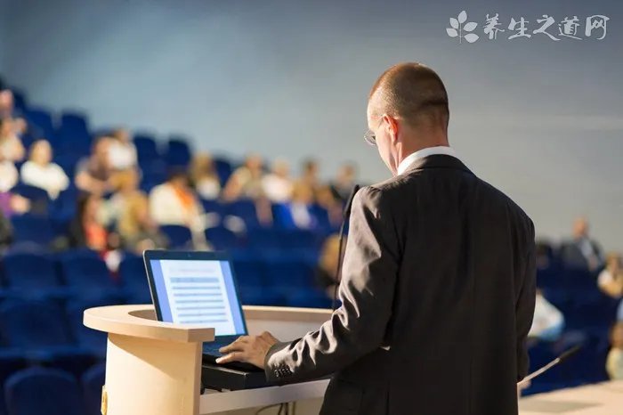 梦见带血卫生巾是怎么回事