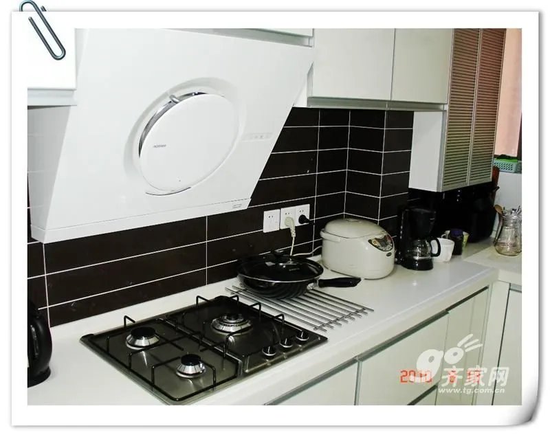 网友打造2室2厅自然纯净简约之家 毕业照&软装心得