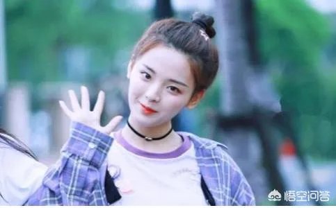 杨超越为什么会受人追捧？