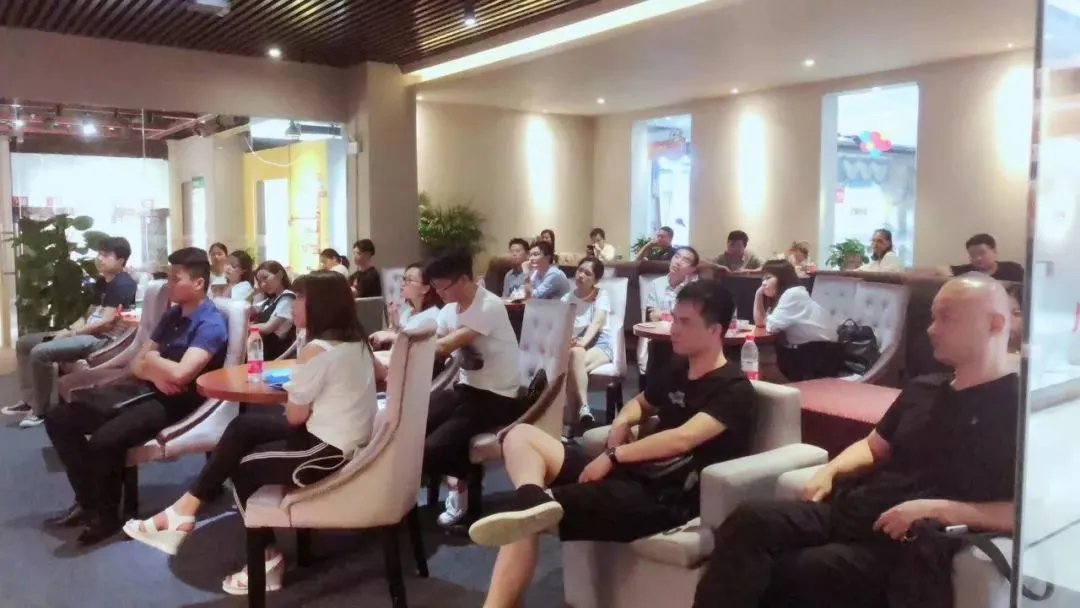 齐家长沙合作装修公司月度会议圆满成功！