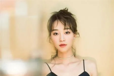 曝蓝盈莹从人艺辞职，已经辞职为何不更改微博认证？