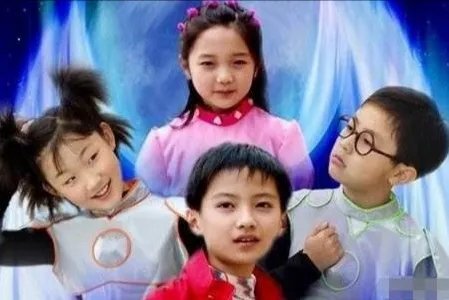 快乐星球莲蓉包当老师了，她为何不在演艺圈了呢？