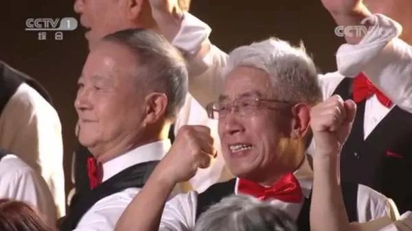 关于平均74岁的清华学霸合唱团唱少年一事，你有何看法？