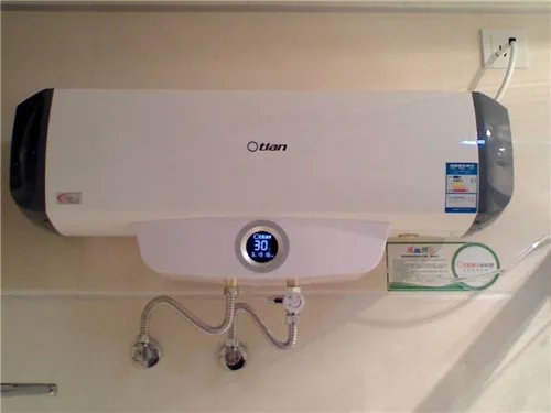 电热水器怎么接水管