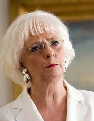 约翰娜·西于尔扎多蒂的人物生活