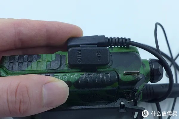 百元价位民用经典—宝峰 UV-5R 对讲机开箱