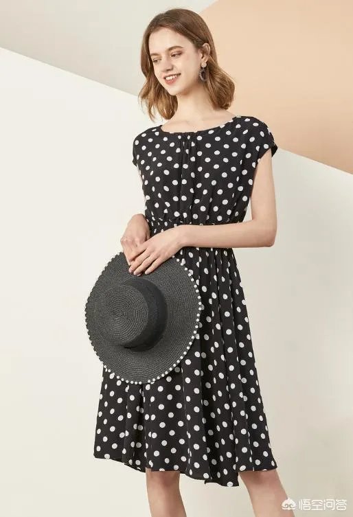 复古的波点裙怎么搭配才好看？