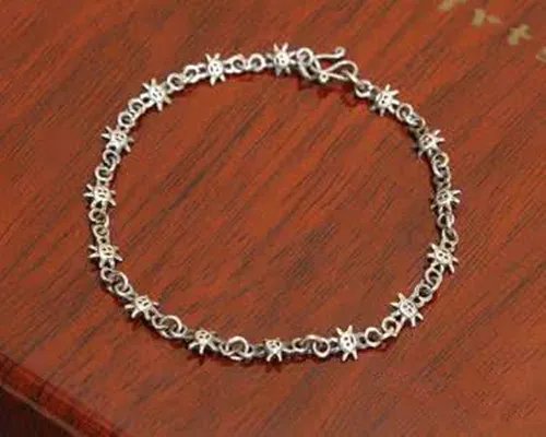 纯银手链什么牌子好 纯银手链应怎样佩戴