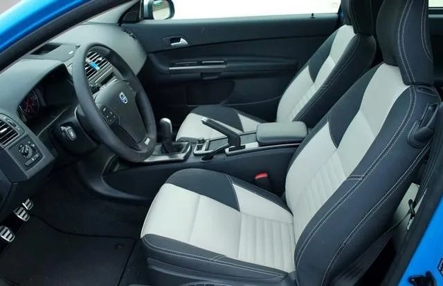 13年沃尔沃c30二手车值多少钱？