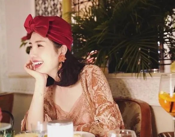 董花花家庭背景