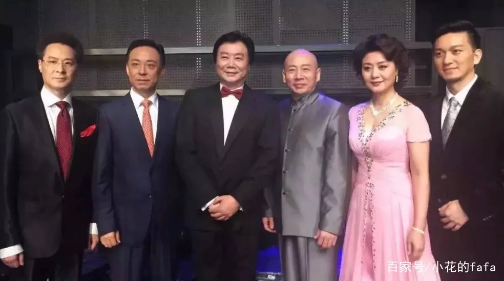 原来是相声演员后来做主持人