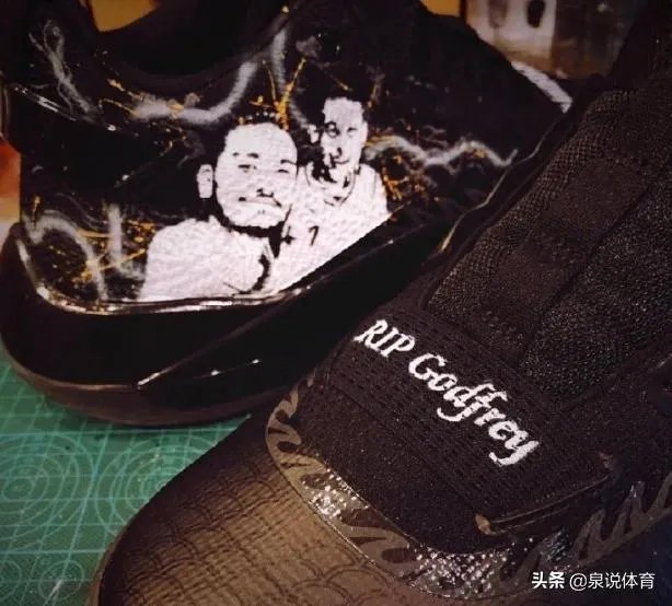 今晚的CBA，林书豪身穿印有自己和高以翔合影的球鞋出战，以此来缅怀好友，你怎么看？