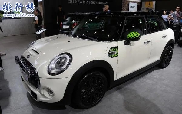 宝马最小的车：宝马MINI Cooper(最适合女生开的车)