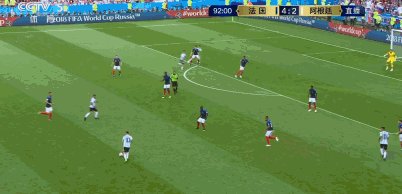 身高相差悬殊，为什么有球迷感觉阿奎罗的头球反而强于卢卡库？