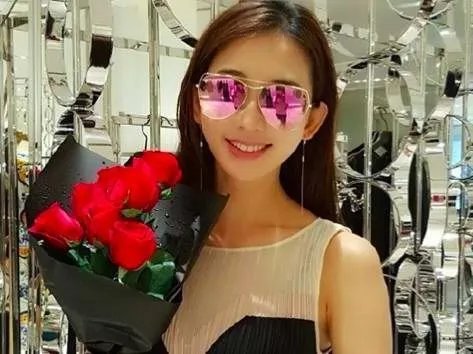 女神恨嫁！林志玲晒婚戒照 谈及言承旭态度暧昧