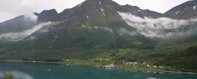 香格里拉在哪个省