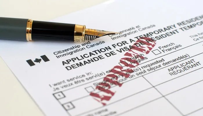 世界上第一枚邮票是于哪年发行的