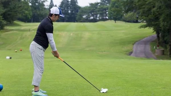 高尔夫球应该怎么入门？如何更加高效的学习打高尔夫？