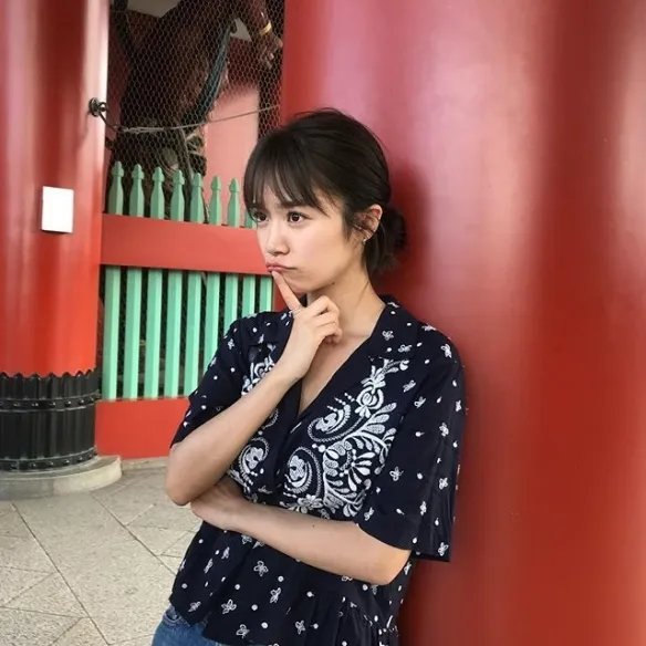 散发轻熟性感的魅力！号称日本“魔鬼上围”菜乃花！